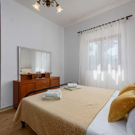 Holiday home Greis Buje